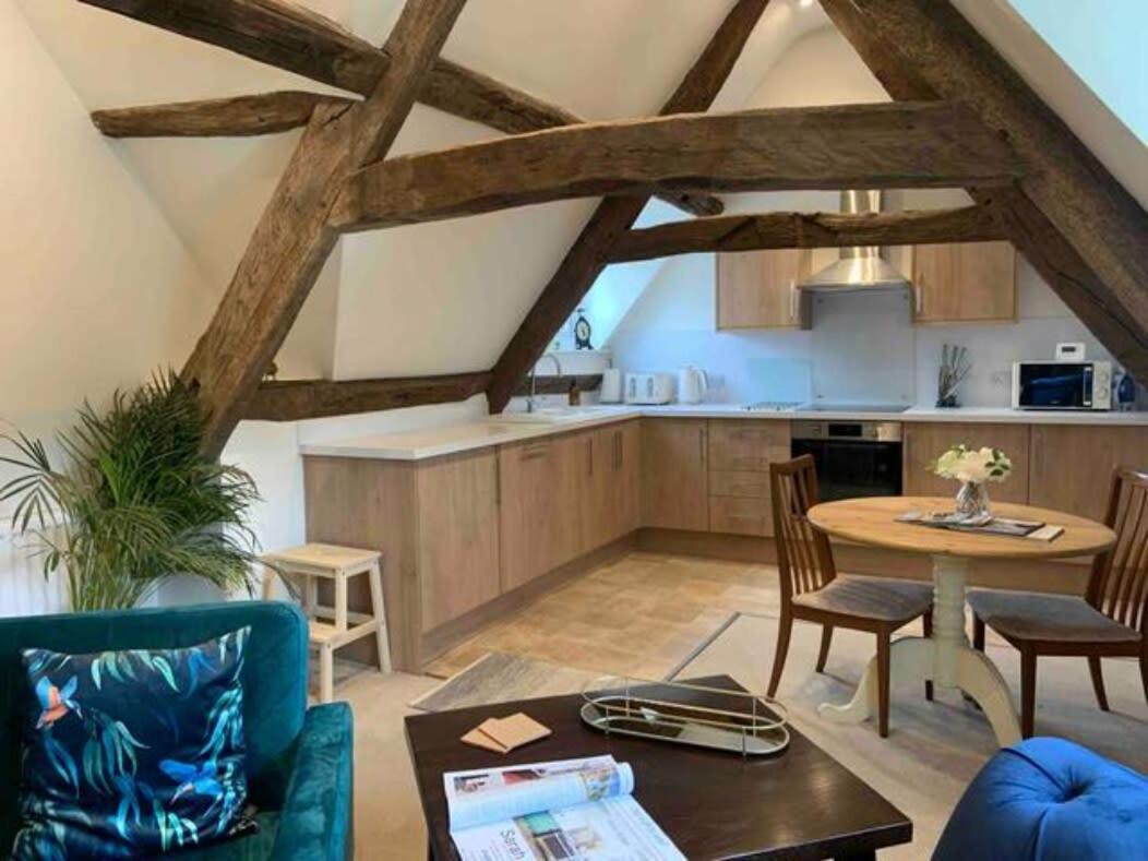 Stunning Characterful Newly Refurbished Flat Apartment Tetbury Luaran gambar